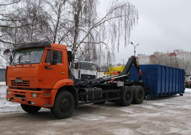 Контейнеры для вывоза отходов и спецтехника